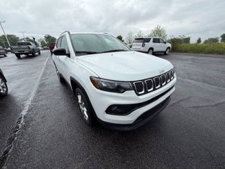 Used 2023 Jeep Compass Latitude w/ Sun and Sound Group image 1
