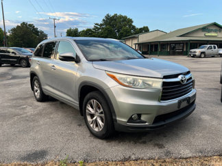 Used 2015 Toyota Highlander XLE image 1