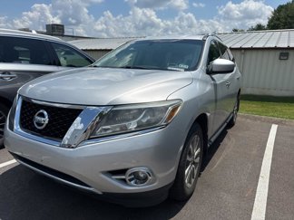 Used 2015 Nissan Pathfinder SV image 1