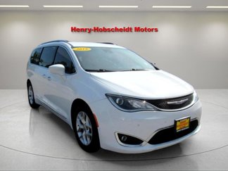 Used 2019 Chrysler Pacifica Touring-L Plus w/ Advanced Safetytec Group image 1