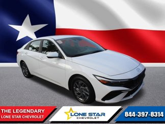 Used 2024 Hyundai Elantra SEL image 1