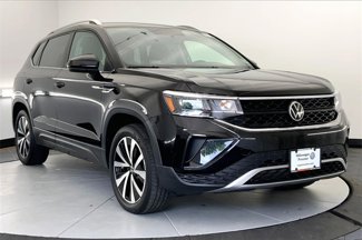 Used 2022 Volkswagen Taos SE image 1