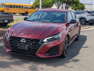 Used 2023 Nissan Altima 2.5 SR image 1