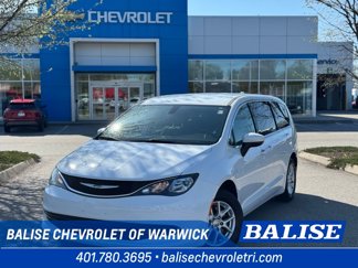Used 2017 Chrysler Pacifica Touring image 1