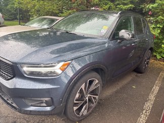 Certified 2022 Volvo XC40 T5 R-Design w/ Advanced Package image 1