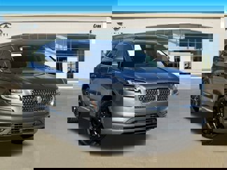 Used 2022 Lincoln Nautilus Reserve w/ Equipment Group 201A image 1