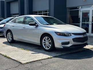 Used 2017 Chevrolet Malibu LT image 1