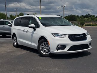 Used 2023 Chrysler Pacifica Touring-L image 1
