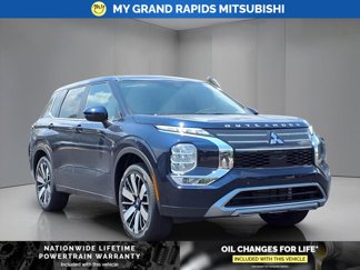 New 2025 Mitsubishi Outlander SE image 1