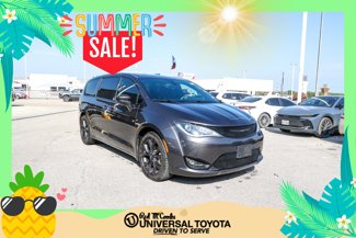 Used 2019 Chrysler Pacifica Touring Plus w/ S Appearance Package image 1