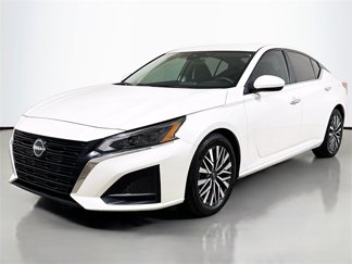 Used 2023 Nissan Altima 2.5 SV image 1