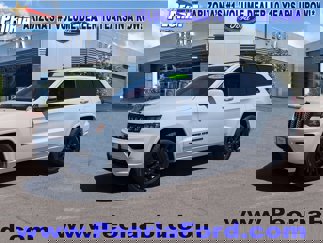 Used 2019 Jeep Grand Cherokee Altitude image 1