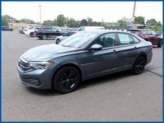 Used 2022 Volkswagen Jetta SE image 1