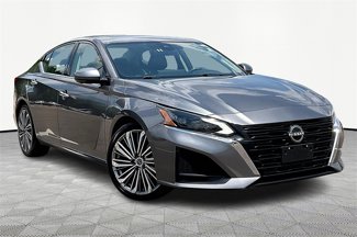 Used 2023 Nissan Altima 2.5 SL image 1