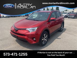 Used 2017 Toyota RAV4 XLE image 1