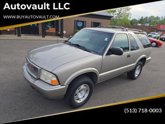 Used 2000 GMC Jimmy SLS image 1