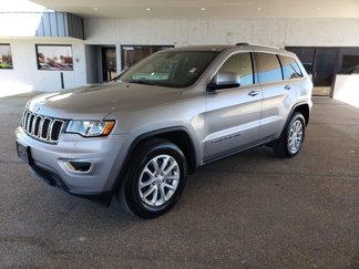 Used 2021 Jeep Grand Cherokee Laredo image 1