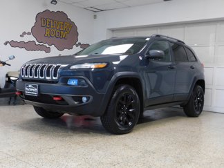 Used 2016 Jeep Cherokee Trailhawk image 1