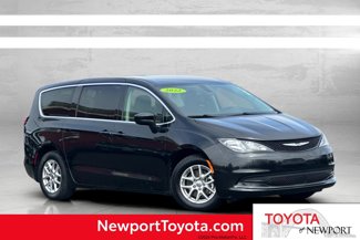 Used 2022 Chrysler Voyager LX image 1