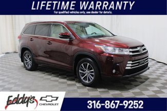 Used 2017 Toyota Highlander XLE image 1