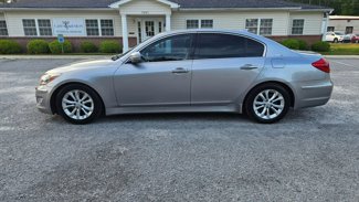 Used 2013 Hyundai Genesis 3.8 image 1