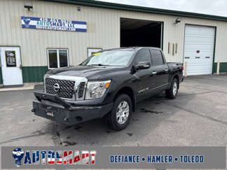 Used 2018 Nissan Titan SV w/ SV Convenience Package image 1