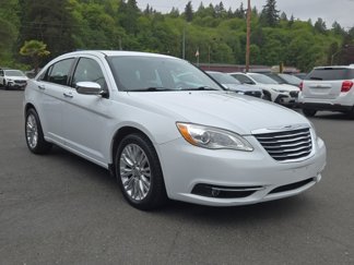 Used 2013 Chrysler 200 Limited image 1