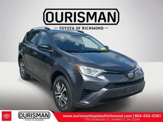 Used 2018 Toyota RAV4 LE image 1