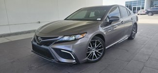 Used 2022 Toyota Camry SE image 1
