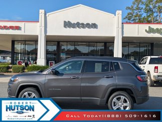 Used 2024 Jeep Compass Latitude image 1