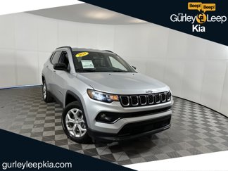 Used 2024 Jeep Compass Latitude image 1