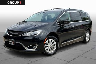 Used 2018 Chrysler Pacifica Touring-L image 1