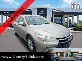 Used 2017 Toyota Camry XLE image 1