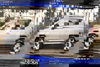 Used 2014 Jeep Compass Latitude image 1