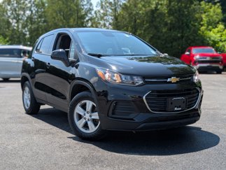 Used 2022 Chevrolet Trax LS w/ Tint and Cruise Package image 1
