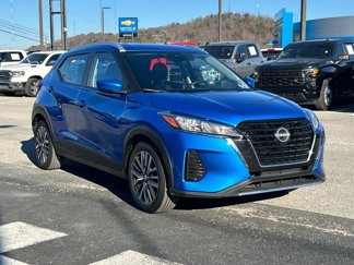Used 2022 Nissan Kicks SV image 1