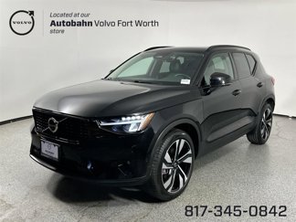 Used 2025 Volvo XC40 B5 Plus image 1
