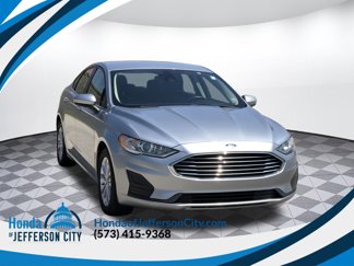 Used 2020 Ford Fusion SE image 1