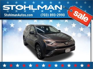 Used 2017 Toyota RAV4 LE image 1