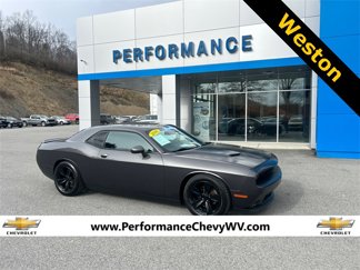 Used 2016 Dodge Challenger SXT image 1
