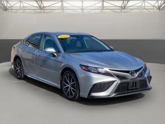 Used 2022 Toyota Camry SE image 1