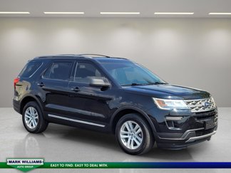 Used 2018 Ford Explorer XLT image 1