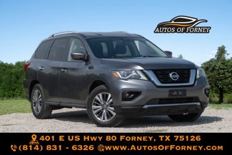 Used 2020 Nissan Pathfinder SV image 1
