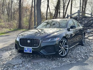 Used 2022 Jaguar XF R-Dynamic SE image 1