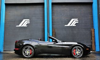 Used 2016 Ferrari California T image 1