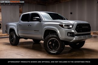 Used 2021 Toyota Tacoma Limited image 1