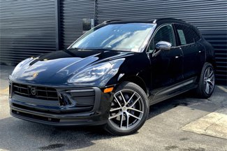 Used 2025 Porsche Macan image 1