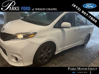 Used 2015 Toyota Sienna SE image 1