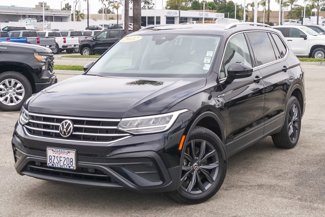 Used 2022 Volkswagen Tiguan SE image 1