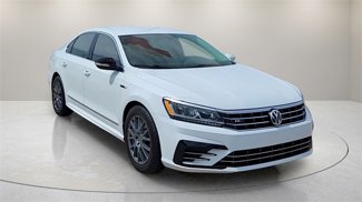 Used 2017 Volkswagen Passat 1.8T R-Line image 1